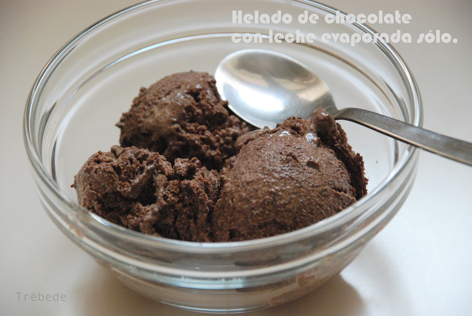 trébede HELADO DE CHOCOLATE con leche evaporada sólo...Chocolate