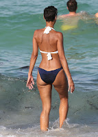 Nicole Murphy getting into the water