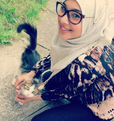 Muslim Girl with Hijab DP