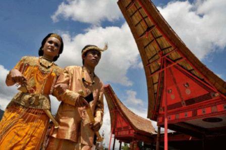 Kebudayaan Kota Toraja INFORMATIC ENGINEERING