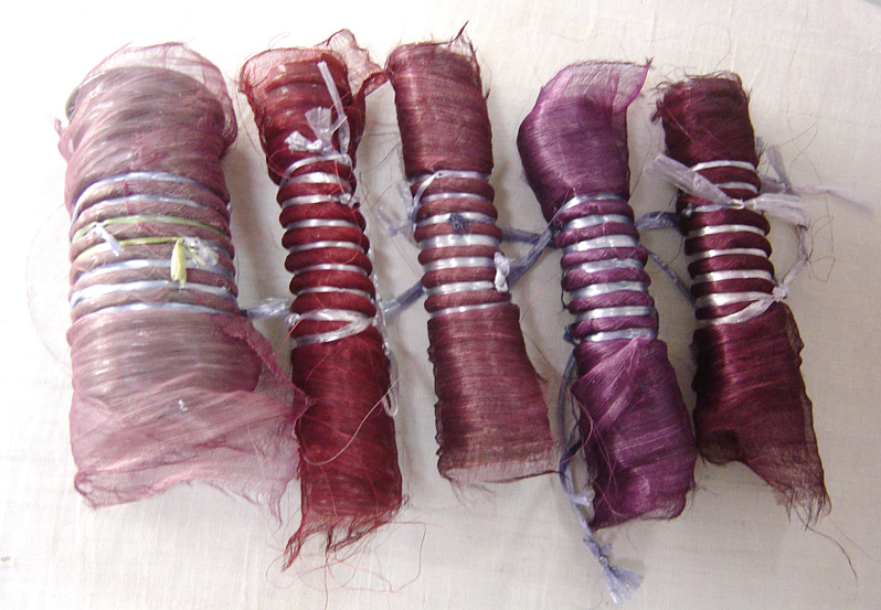 Design and Wool: Dyeing / Shibori techniques and samples
