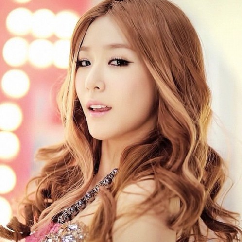 Tiffany Poses in Twinkle Wallpaper | SNSD Artistic Gallery