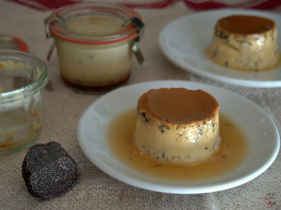 Flan de huevo aromatizado con trufa negra fresca