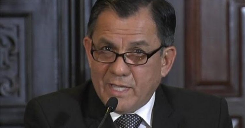 Ministro del Interior Mauro Medina Guimaraes, puso su cargo a disposición tras fuga de César Hinostroza Ministro del Interior Mauro Medina Guimaraes, puso su cargo a disposición tras fuga de César Hinostroza