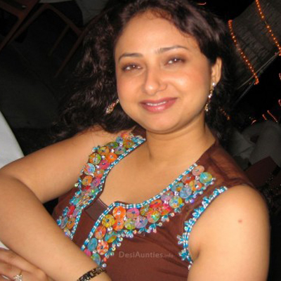 Hot Delhi Aunty pics from India | Mallu Surf