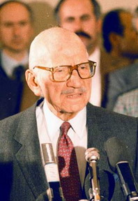 Ξενοφών Ζολώτας 1904-2004 οικονομολόγος, πρωθυπουργός