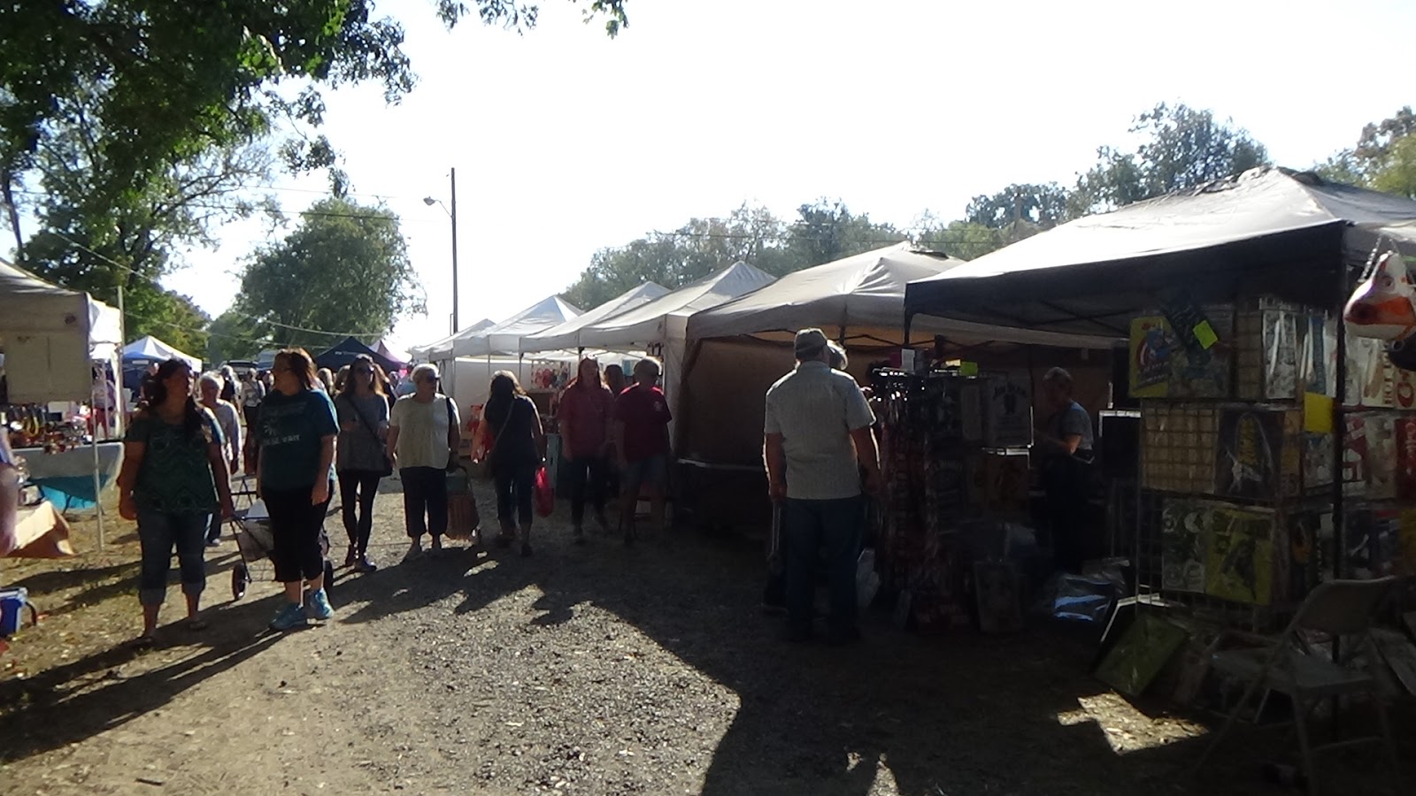 In My Painted Garden 2016 Maple St b School Bell Buckle TN