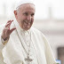 Quien rechaza a los homosexuales no tiene corazón humano: Papa Francisco