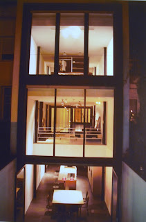 p8 - Miguel Cuervo-Arango: Casa de la escalera