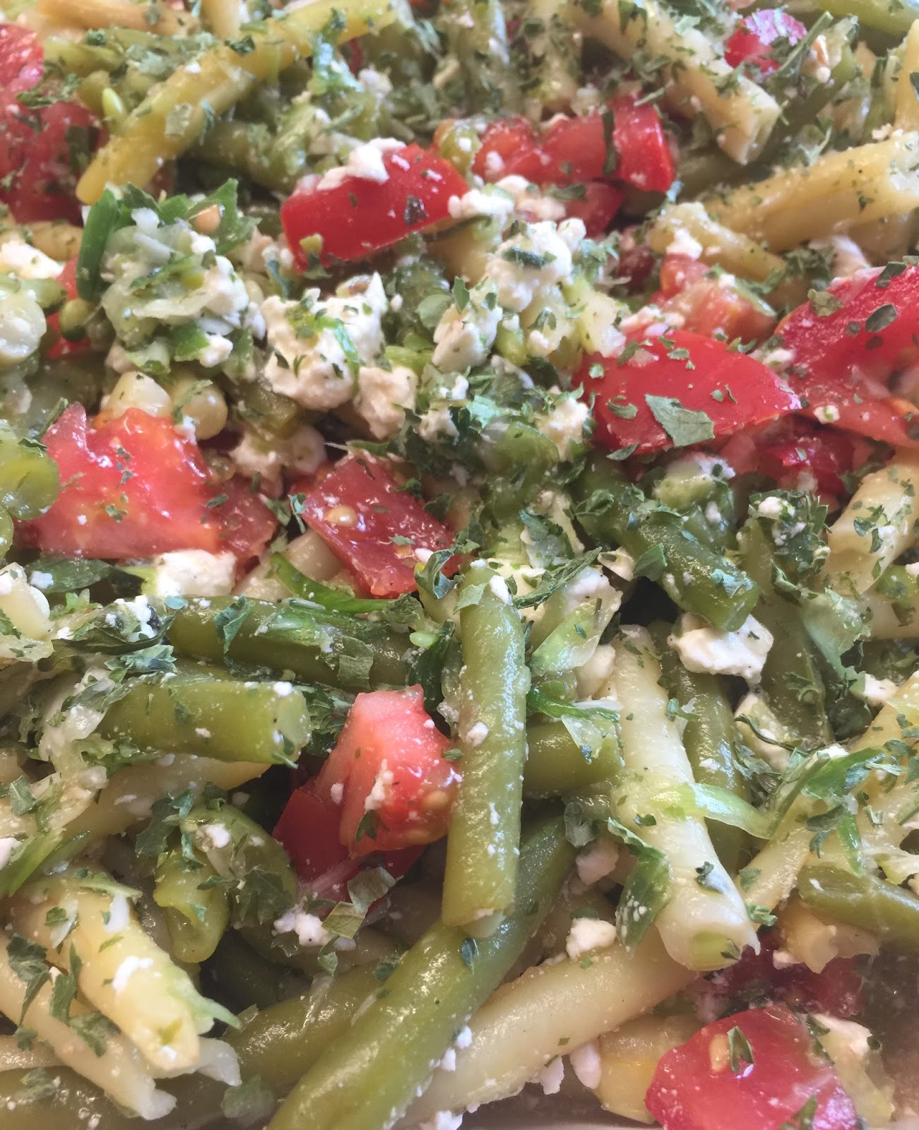 Mocca mit Chilli•.★*: Mediterraner Bohnensalat mit Tomaten und Feta
