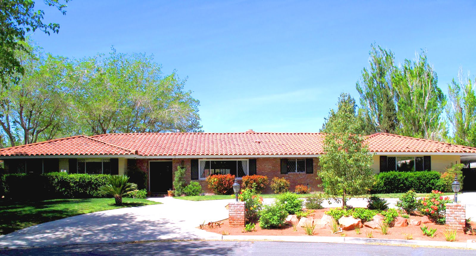 The Tom Love Group Custom Home in Prestigous Rancho Nevada Estates!