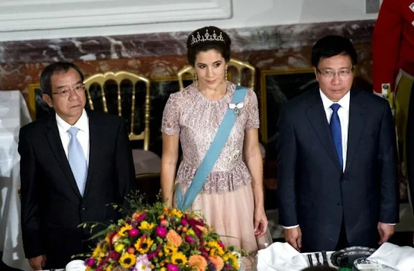 Danish Royal Family hosted a dinner in honour of Vietnamese President Truong Tan Sang and  Madam Mai Thi Hanh 