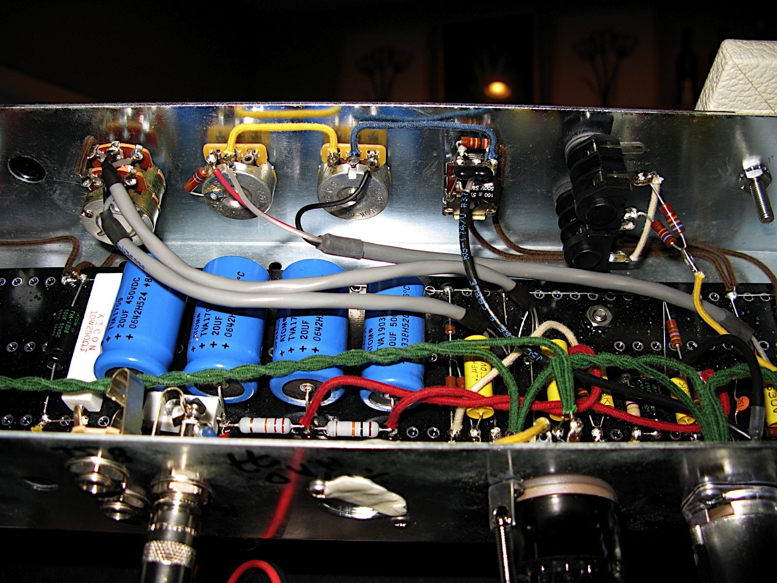 Divided By Thirteen - CJ 11 Amplifier | La Révolution Deux