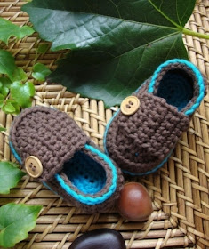 Meryem Uzerli: Hand knitted baby boy shoes