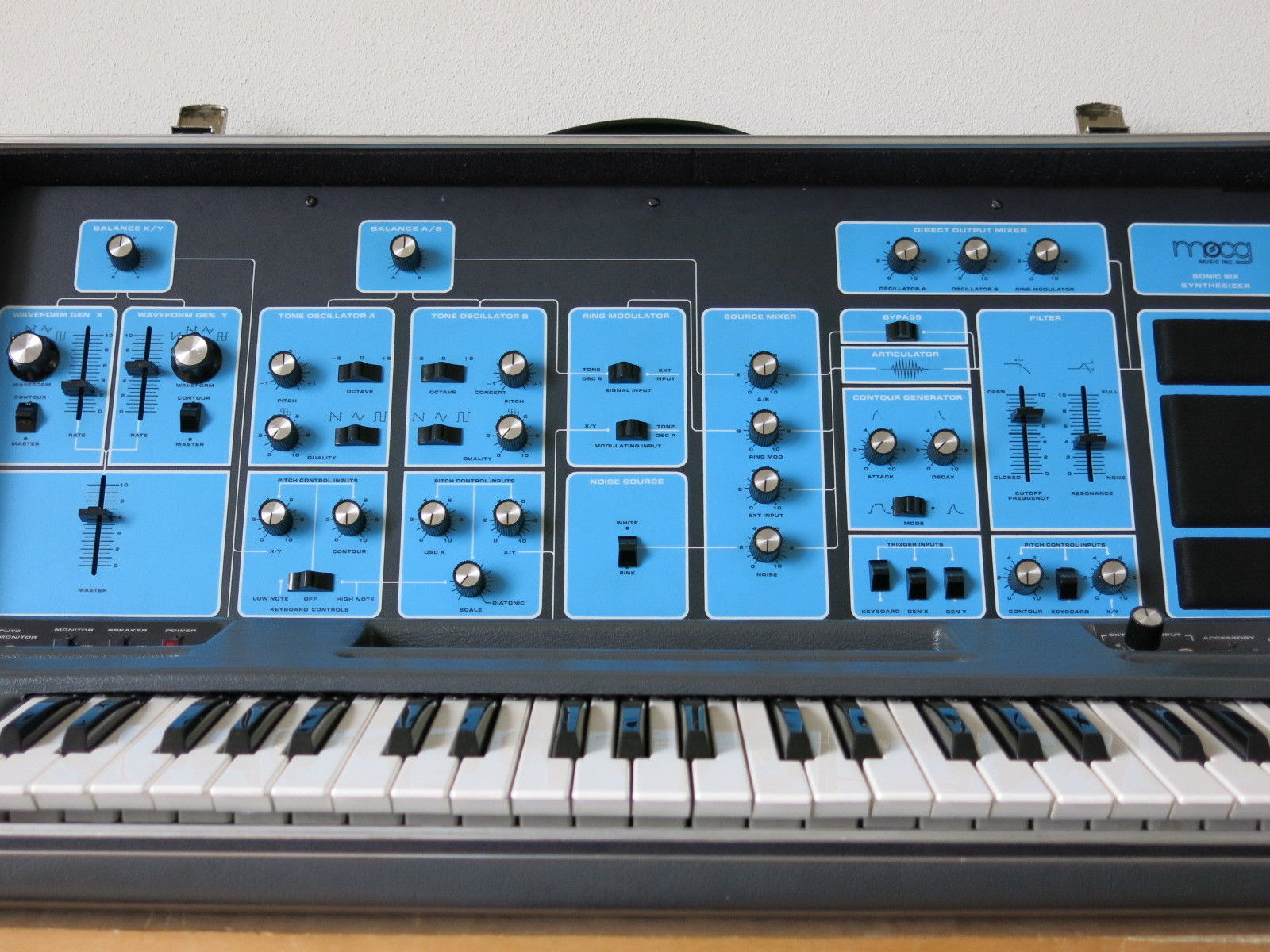 MATRIXSYNTH: Moog Sonic Six