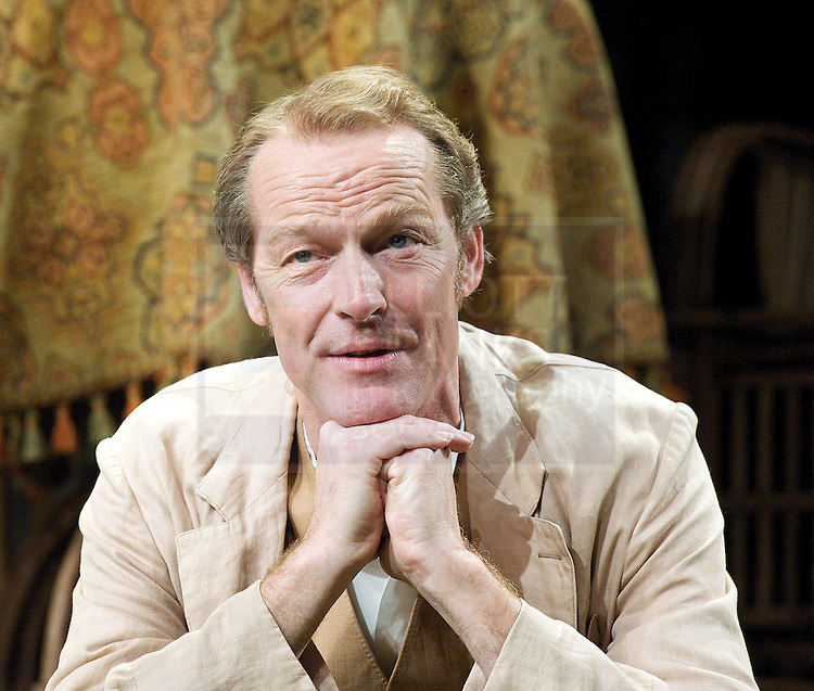 “Iain Glen”