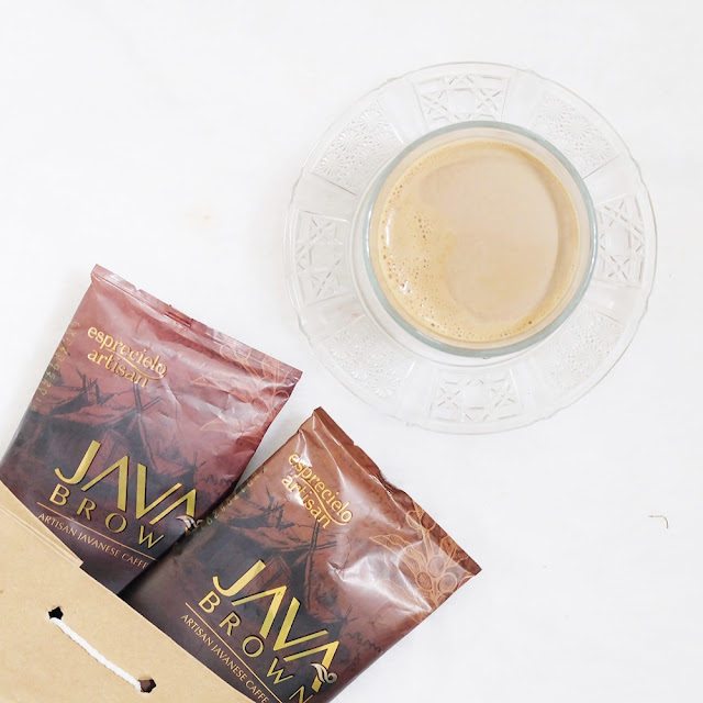 Review Java Brown Artisan Javanese Caffe Latte