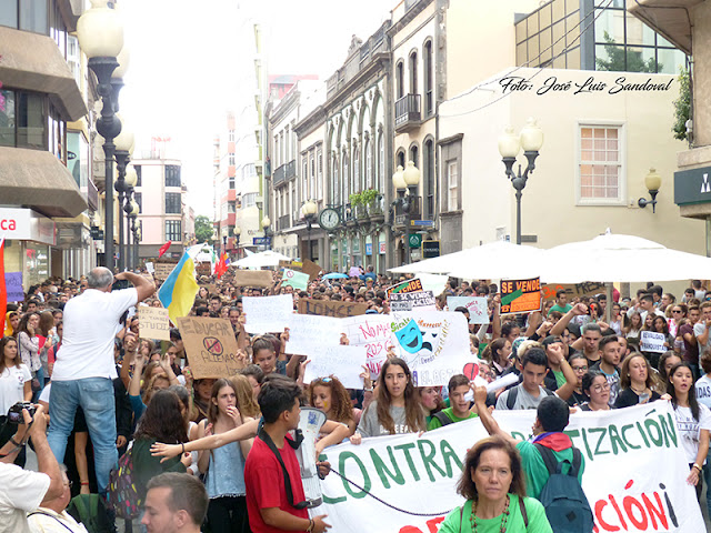 Fotos manifestación contra la reválida en Las Palmas de Gran Canaria Fotos manifestación contra la reválida en Las Palmas de Gran Canaria