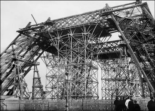 Fotos da Torre Eiffel em construção