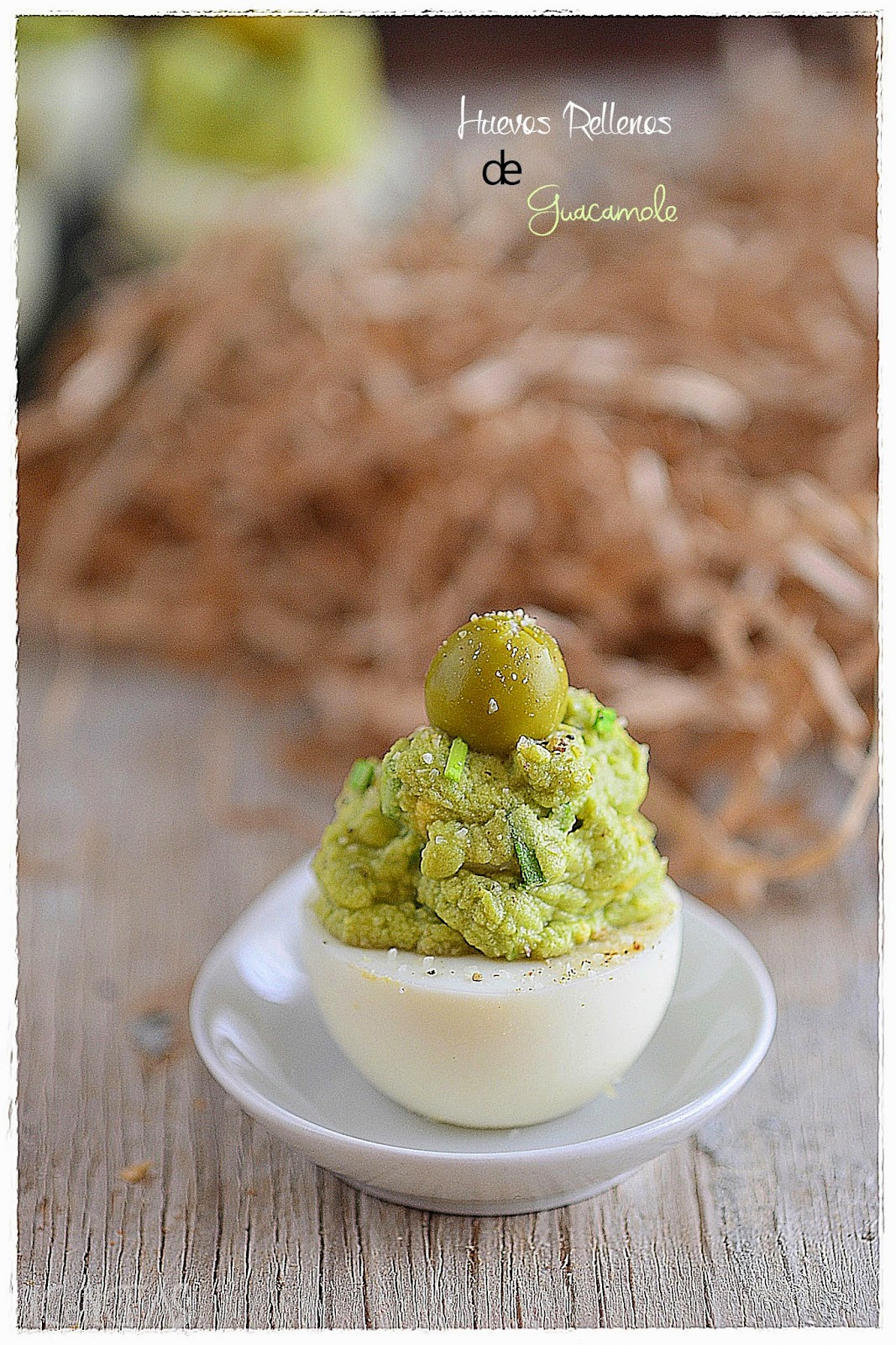 Huevos rellenos de guacamole