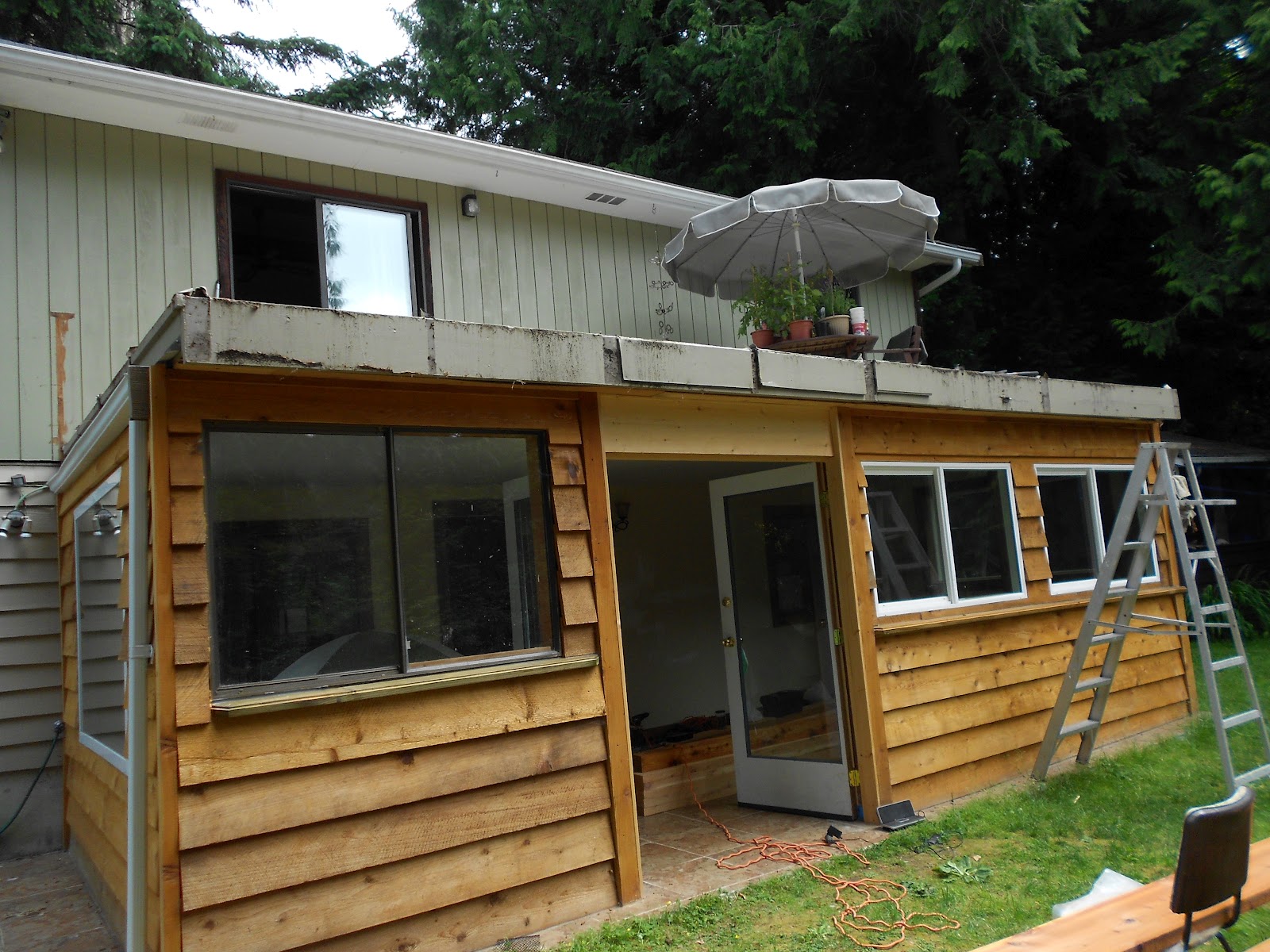 MyCarpentry: Custom Rough Cut Cedar Deck Railing Project.