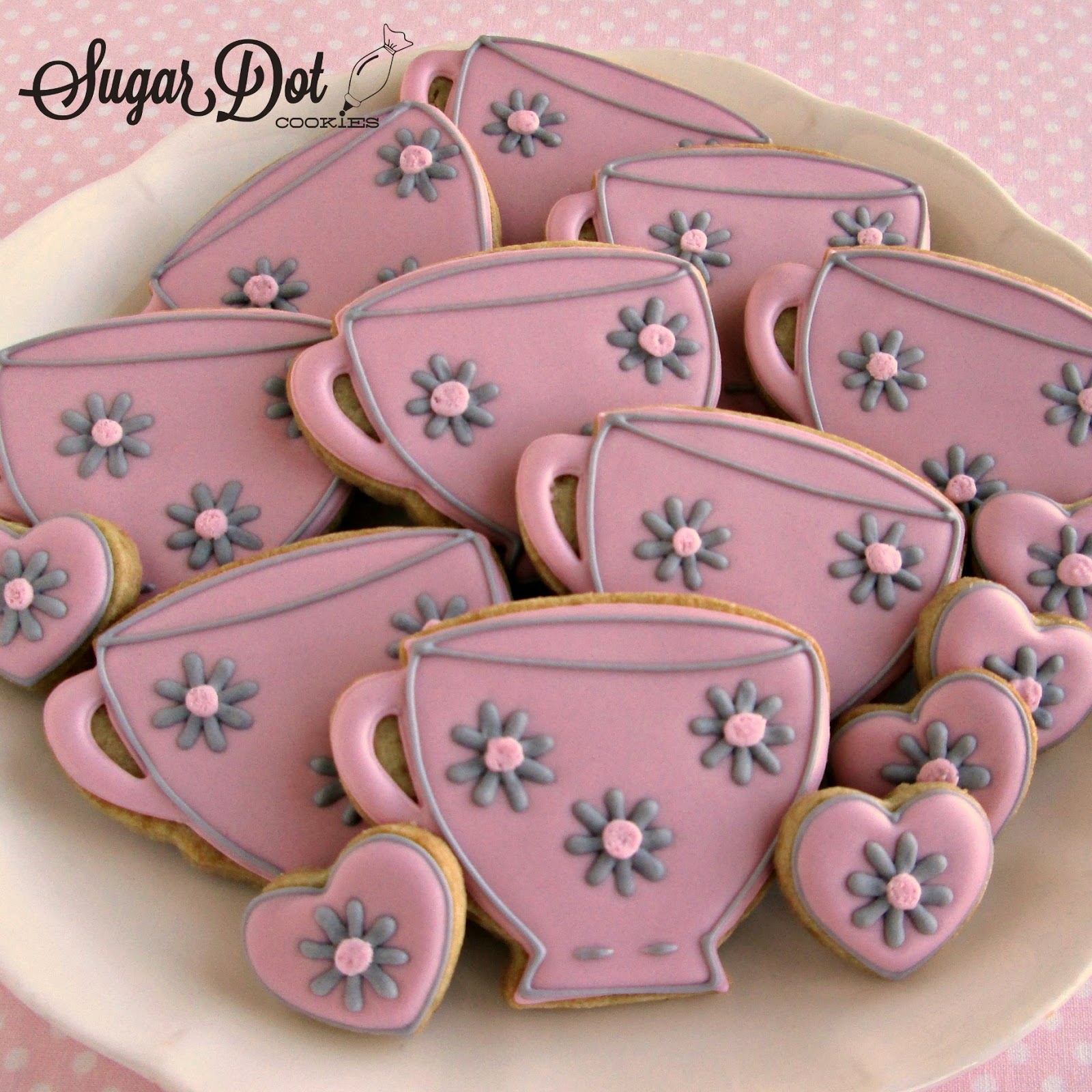 I made these cookies for a bridal shower tea party.