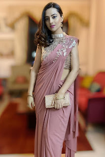 Actress Isha Chawla Lovely Stills Actress Isha Chawla Lovely Stills
