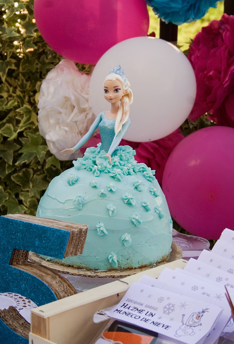 Tarta muñeca Elsa de Frozen - Cumpleaños Frozen8