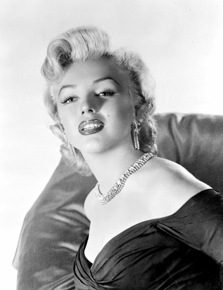 Photoshoot of Marilyn Monroe in ‘Monkey Business’ (1952 ...