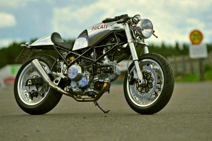 cafe racer ducati monster