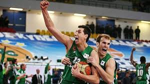 Νικ έλα σπίτι ΜΑΣ