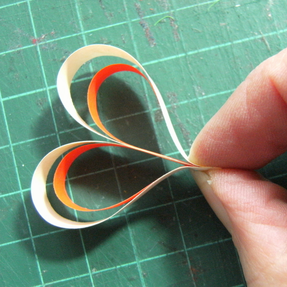 Lizzie Made Paper Hearts Bunting Tutorial