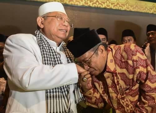 Sikap dan Sifat Tawadlu' KH. Said Aqil Siraj di Hadapan 