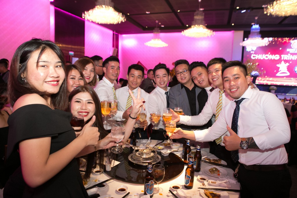 Bùng Nổ Cảm Xúc Tại Đêm Year End Party 2019 Của Địa Ốc Long Phát Bùng Nổ Cảm Xúc Tại Đêm Year End Party 2019 Của Địa Ốc Long Phát