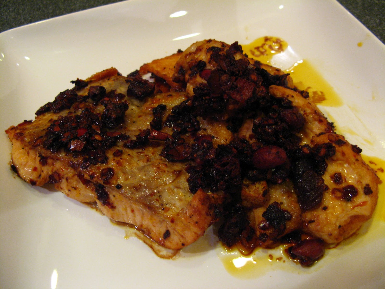 Duck Soup Easy Salmon with Chili Oil (油辣椒鮭魚, Jau4 Laat6 Ziu1 Gwai1 Jyu4)