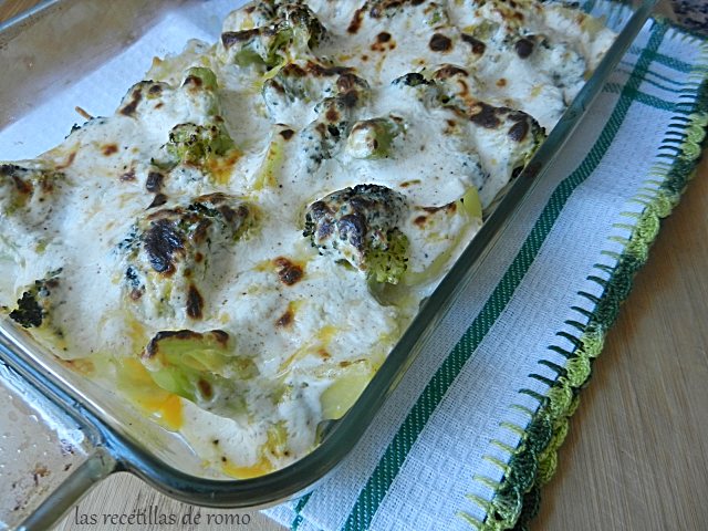 "Brócoli con patatas y queso"