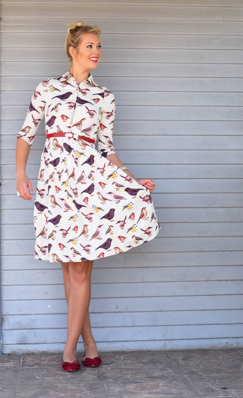 german blondy, why you should wear printed dresses, print dress, bird dress, zaful dress, bird, maxi dress, red dress, red shoes