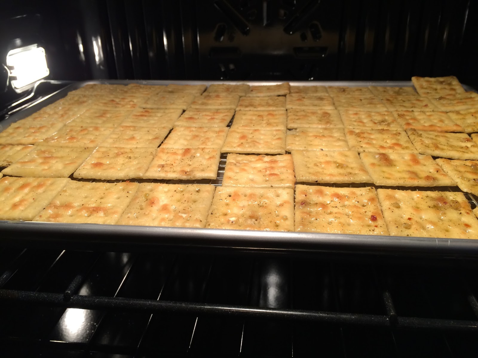 NOVA Frugal Family Seasoned Saltine Crackers from the Pioneer Woman