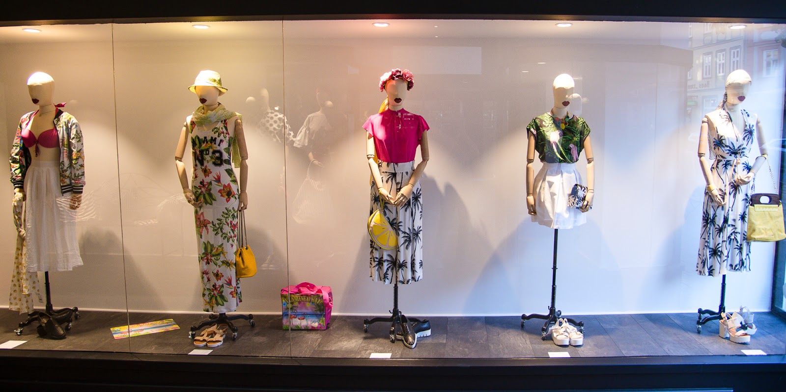 Livinglove Documenta 14 Kassel Agnes Denes The Living Pyramid