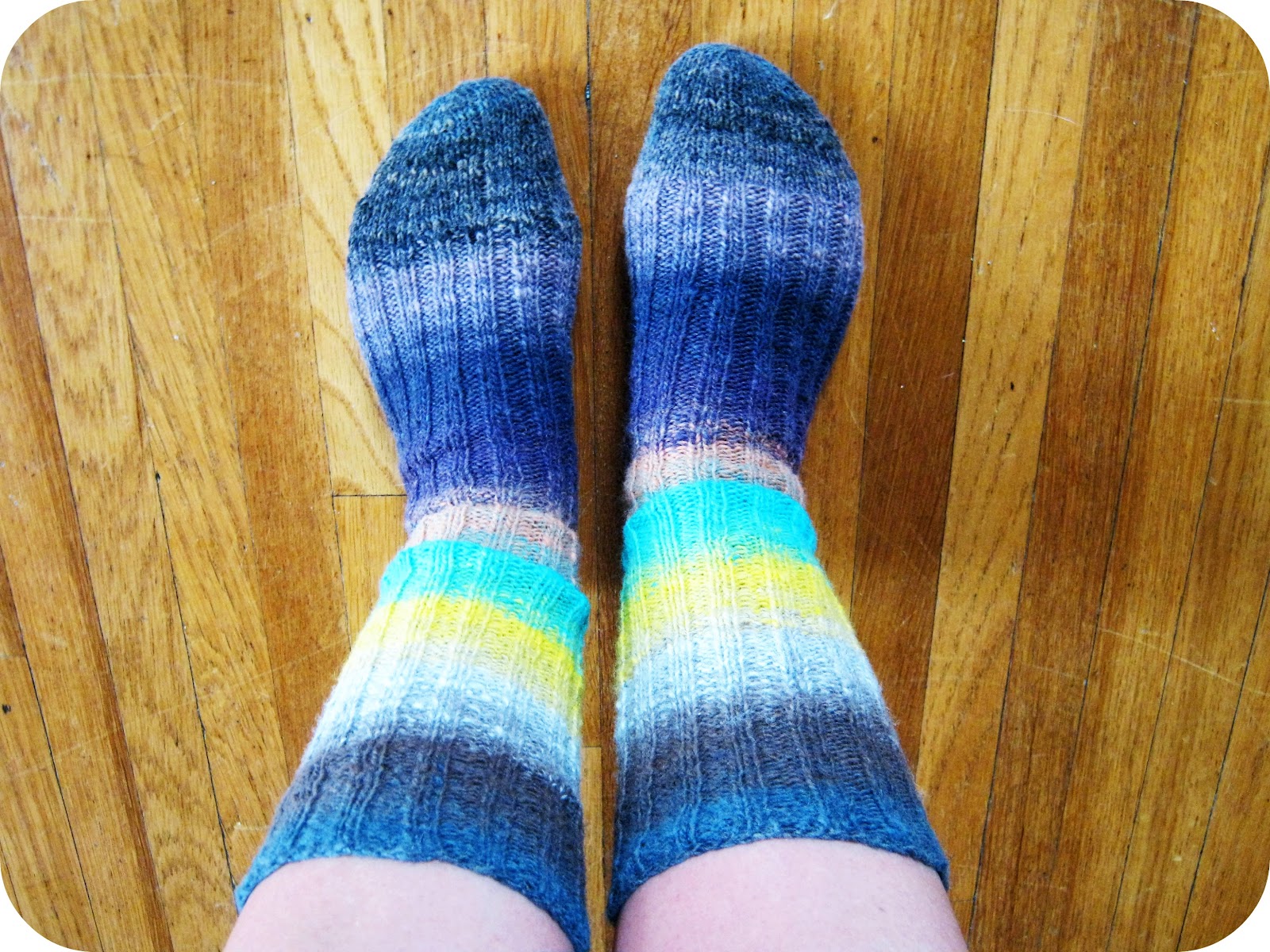 Heelless sock pattern - Country living downunder