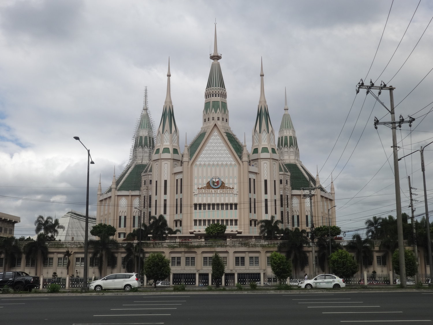 Ang IGLESIA NI CRISTO: Iglesia Ni Cristo: The controverisal Filipino