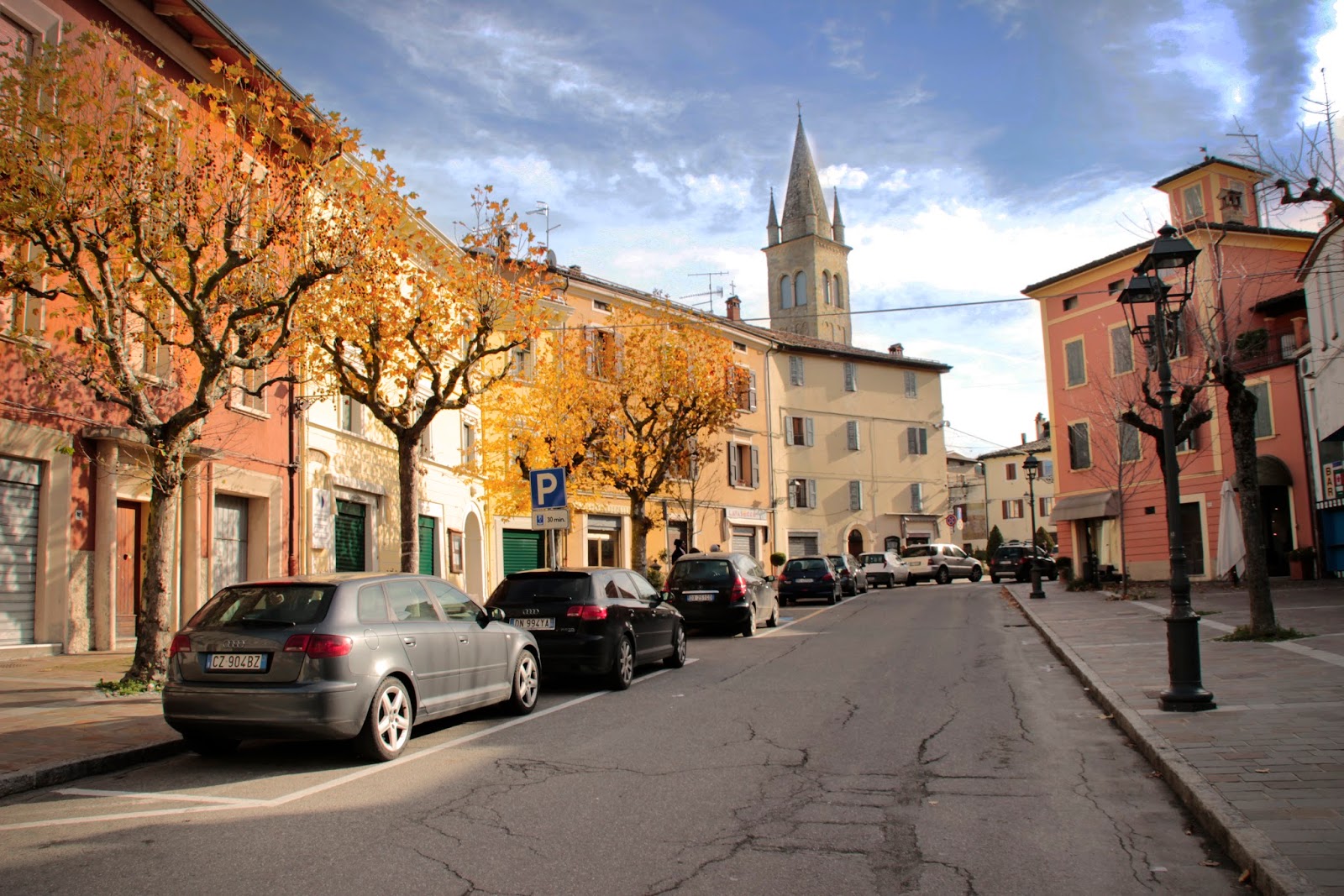 SHOTS FOR ITALY Passeggiando per Zocca...il paese di Vasco SHOTS FOR ITALY Passeggiando per Zocca...il paese di Vasco