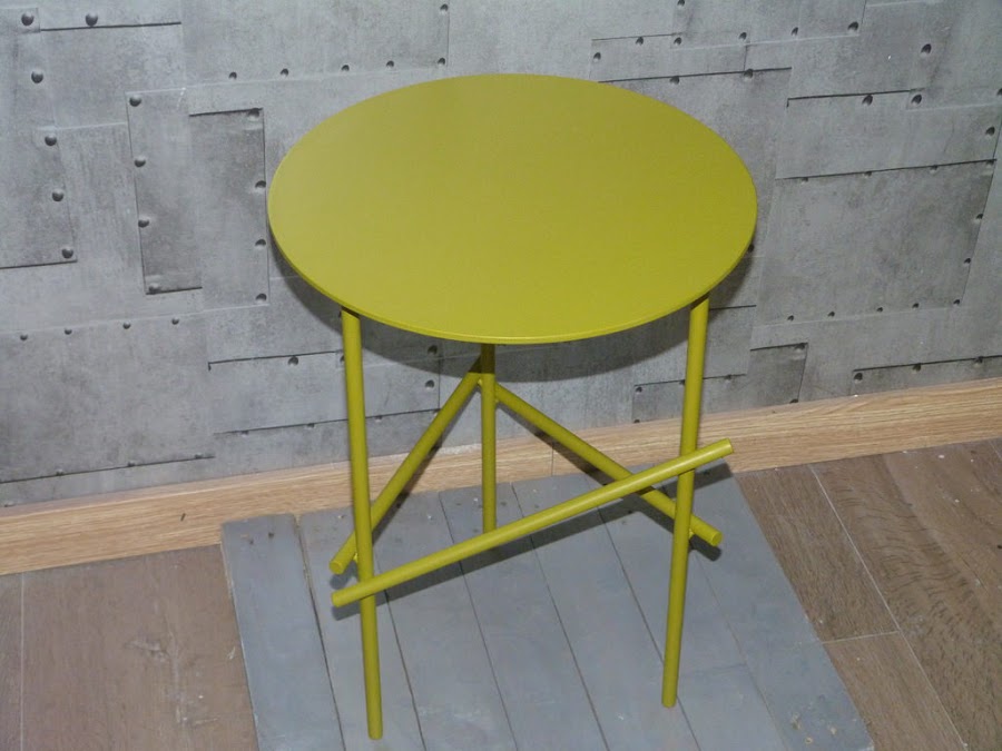 mesa-acero-pintura-acrilica