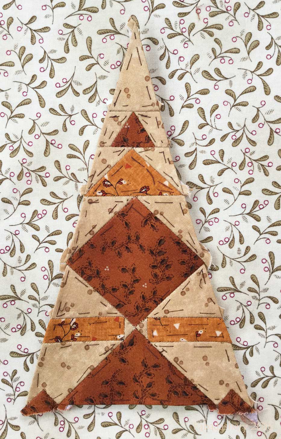 Fabadashery Dear Jane Quilt Border Triangle Block RR13 Marlene's