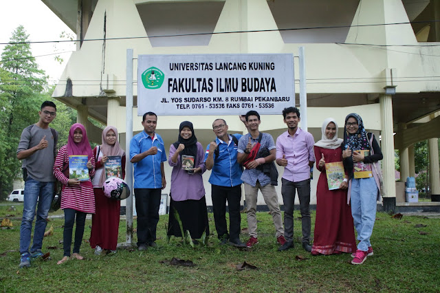 Tim literasi Inprasa dan Mahasiswa Unilak