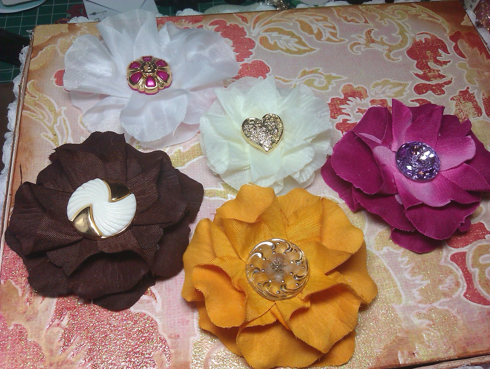 Flower Tutorial Petaloops Making flowers from fake petals