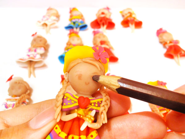 Pasos para hacer muñecas cholitas de porcelana fria