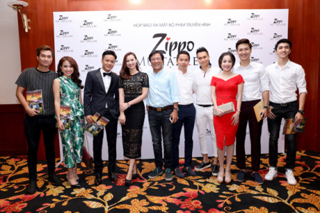 Hong Dang: Toi it de vo thay minh om hon tren man anh - Anh 6