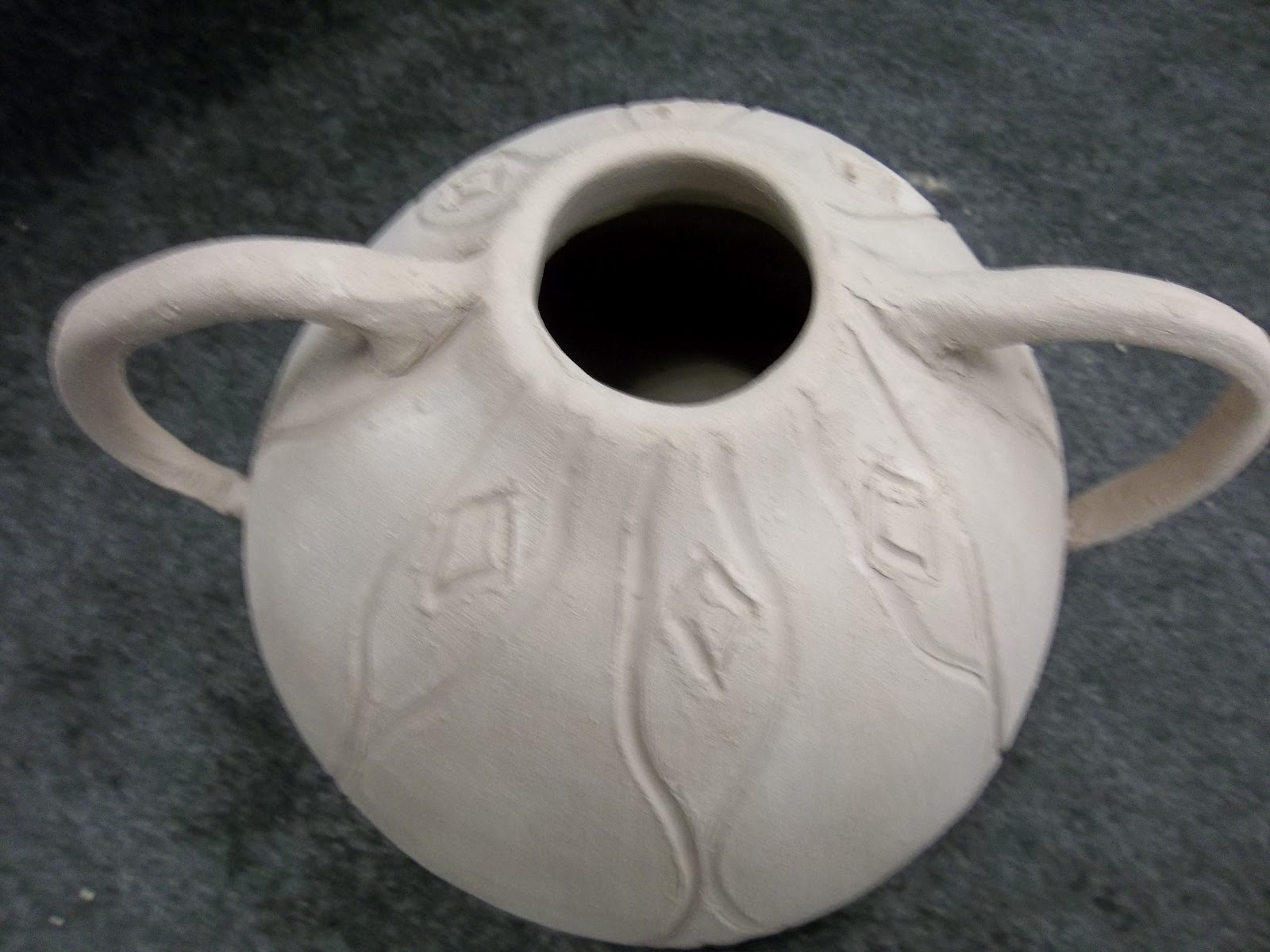 4/7 Gardella R Pinch Pot Vase