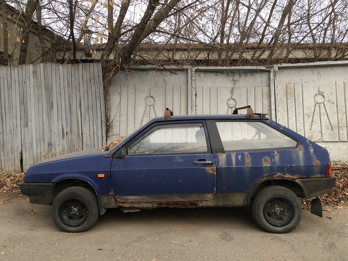 Here is a Lada VAZ-2108 3-door FWD hatchback model.